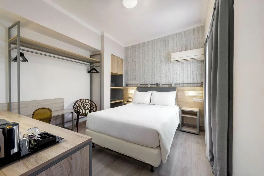 DOUBLE STANDARD Room, Pan, Athens
