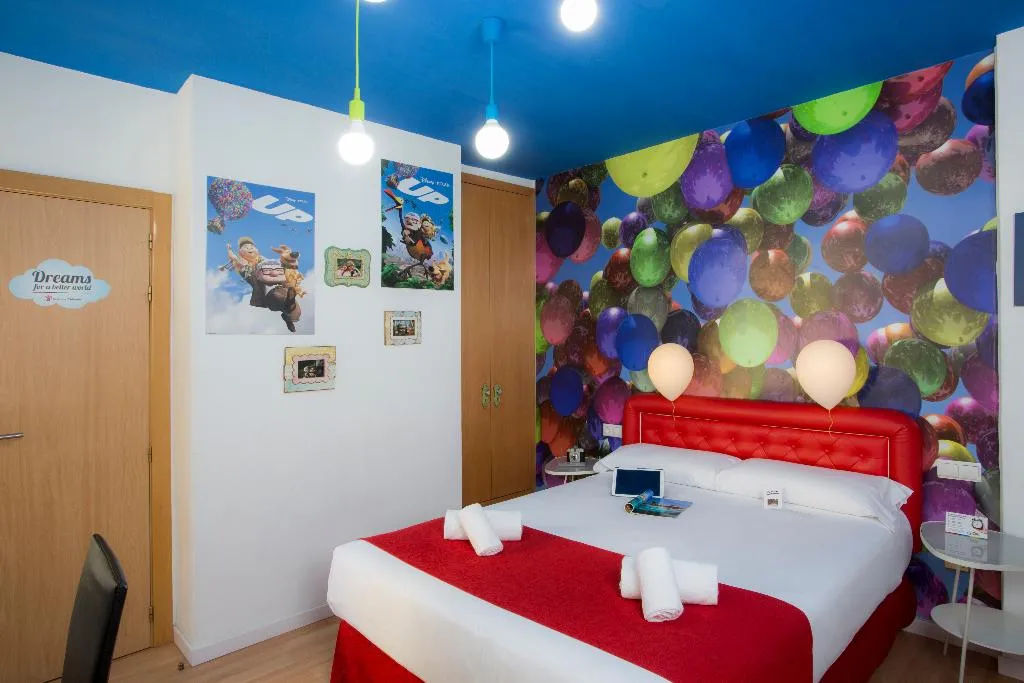 QUADRUPLE STANDARD Room, Casual Del Cine Valencia, Valencia