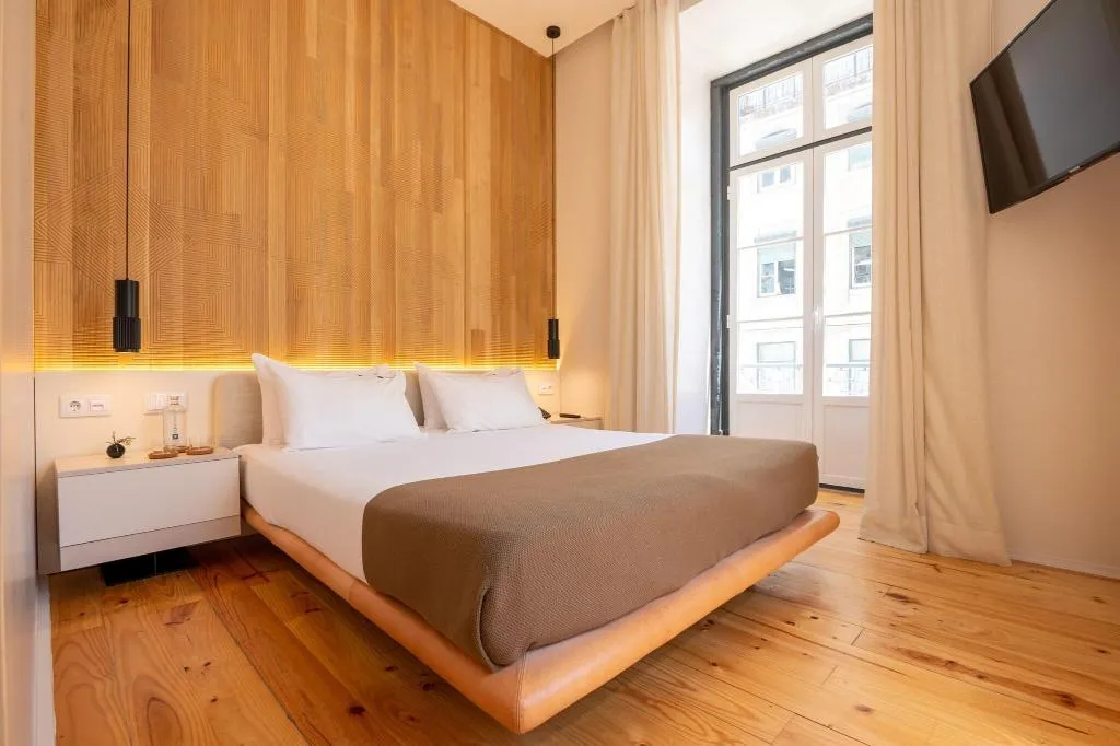 DOUBLE PREMIER QUEEN BED Room, Tempo FLH Hotels, Lisbon