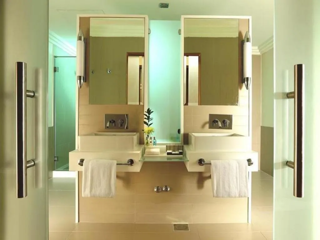 Room, Millennium Airport Hotel Dubai, Dubai