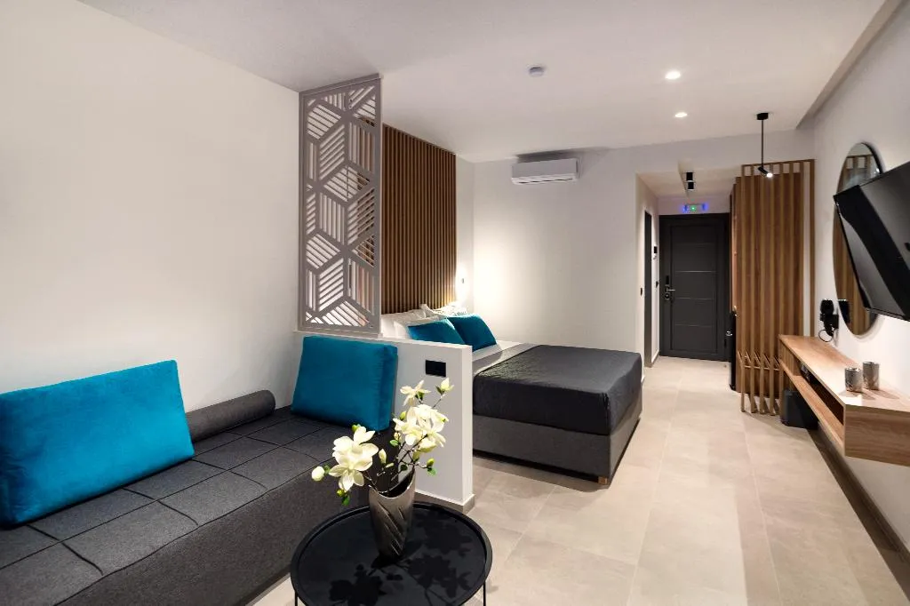 SUITE SUPERIOR WITH PRIVATE POOL Room, Zoes, Rhodes