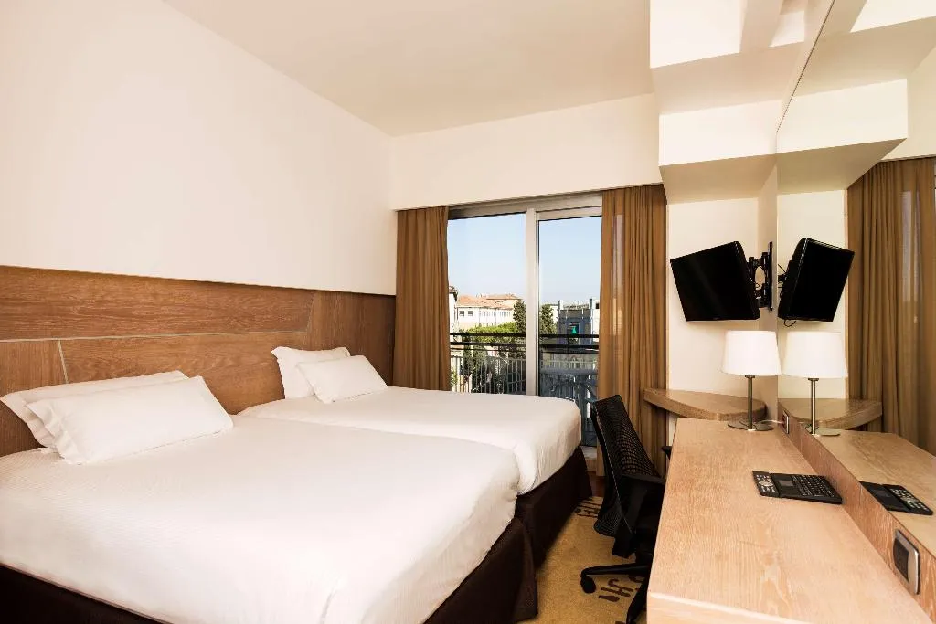 FAMILY ROOM CONNECTING ROOM Room, Hilton Garden Inn Rome Claridge, Rome