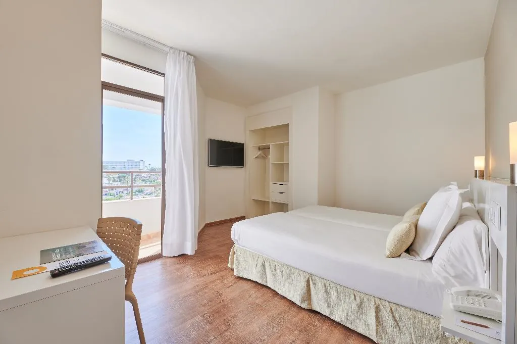 FAMILY ROOM STANDARD Room, Alua Calas de Mallorca Resort, Majorca