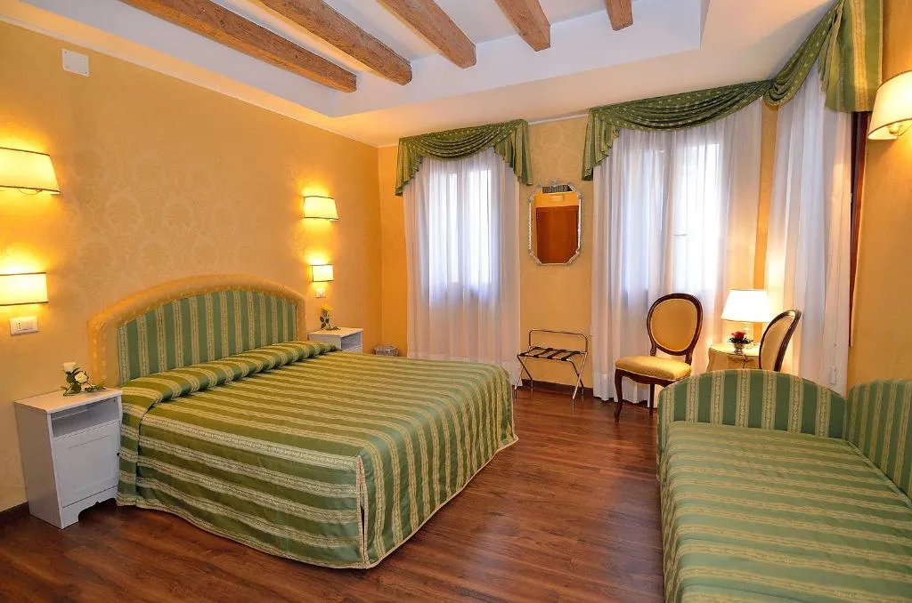 FAMILY ROOM CAPACITY 4 Room, Da Bruno, Venice