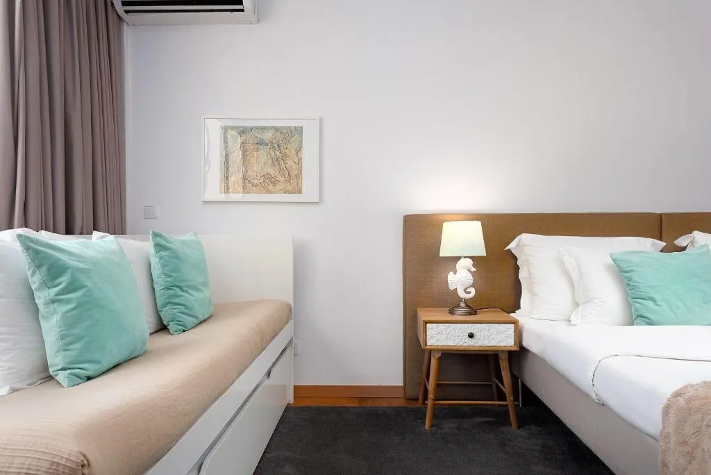 Room, Oporto Stories Apartments - Santa Catarina, 219, Porto