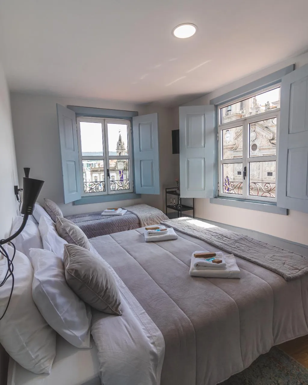 FAMILY ROOM Shared external bathroom Room, Vila Santa Cruz Guest House, Porto