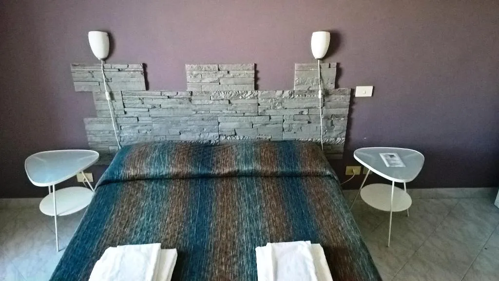 Room, Gigi Holiday Rooms, Naples