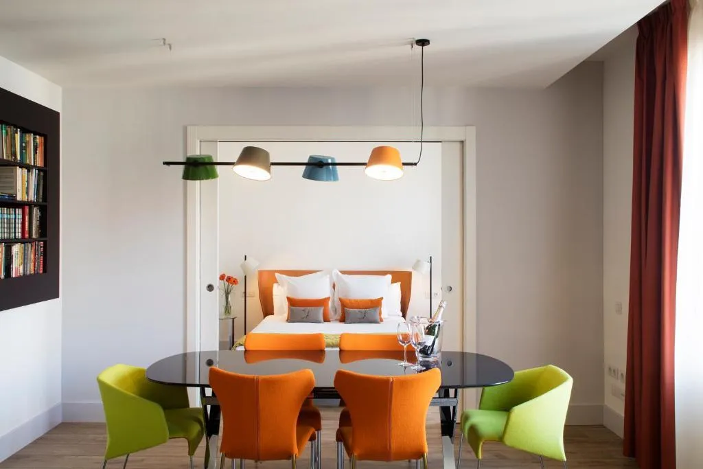 APARTMENT THREE BEDROOMS Room, Cosmo Apartments Passeig de Gracia, Barcelona