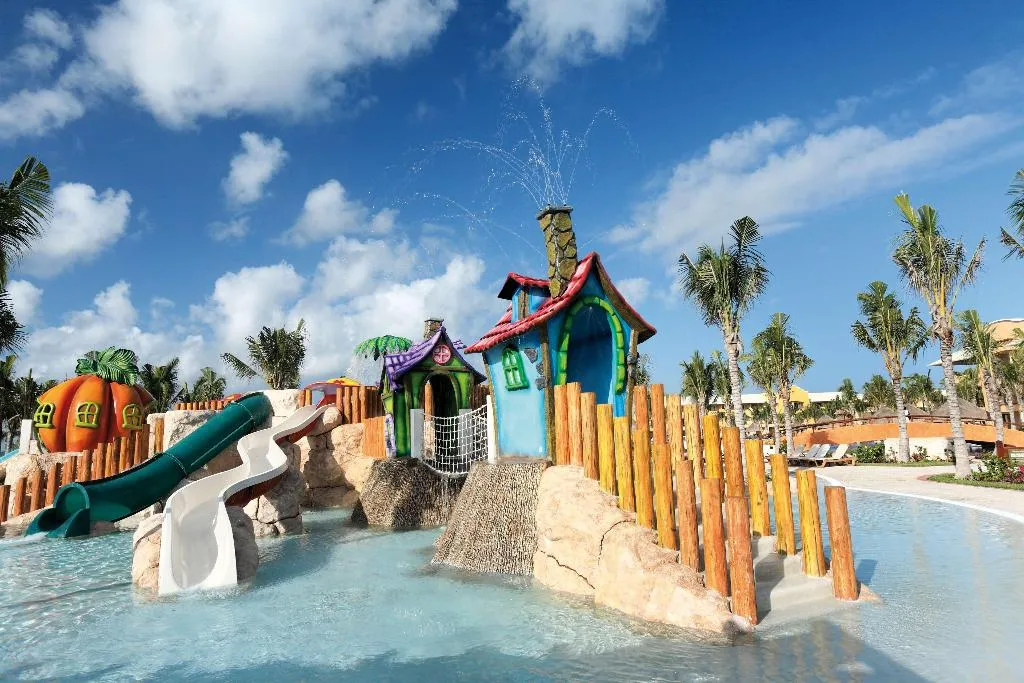 Pool, Barcelo Maya Palace, Cancun Area