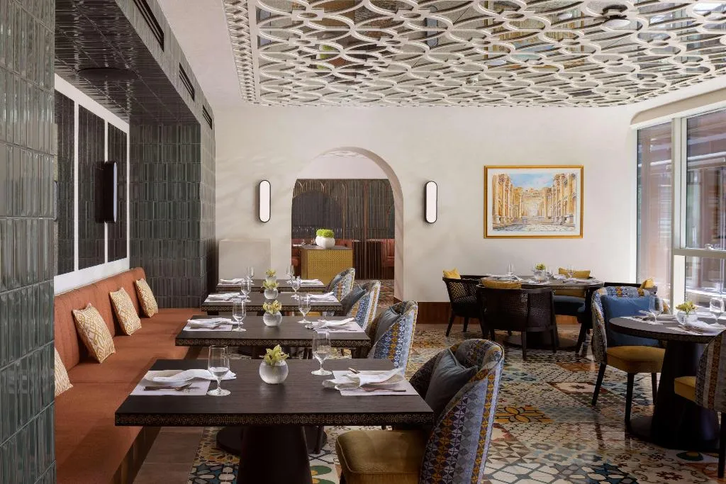 Restaurant, Avani Plus Palm View Dubai Hotel and Suites, Dubai