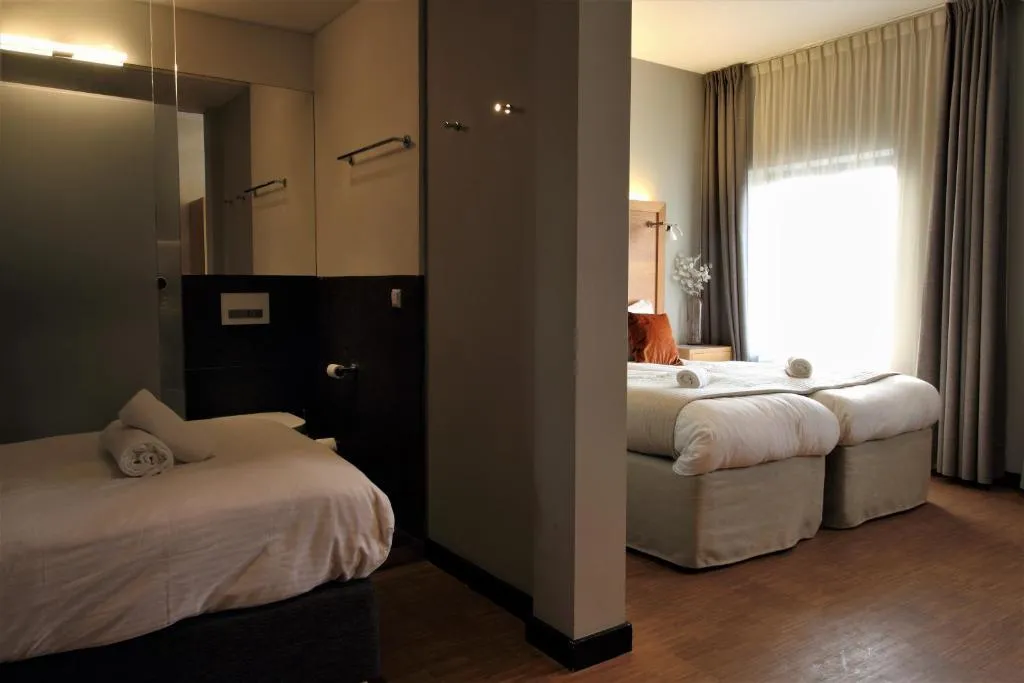 TRIPLE STANDARD Room, The Bank Hotel, Amsterdam