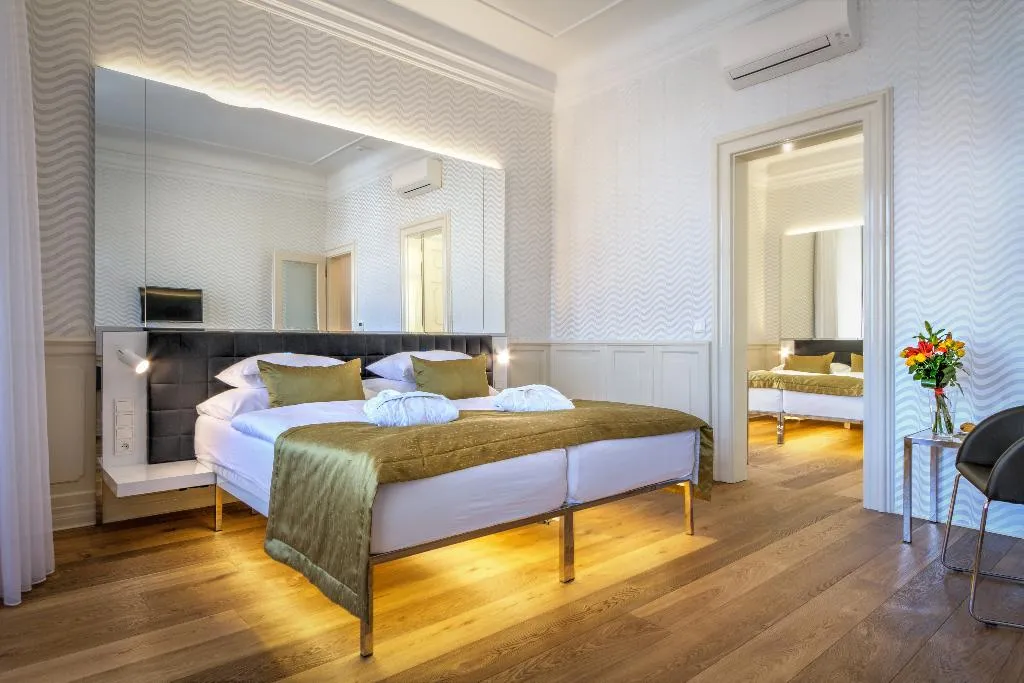QUADRUPLE DELUXE Room, Golden Star, Prague