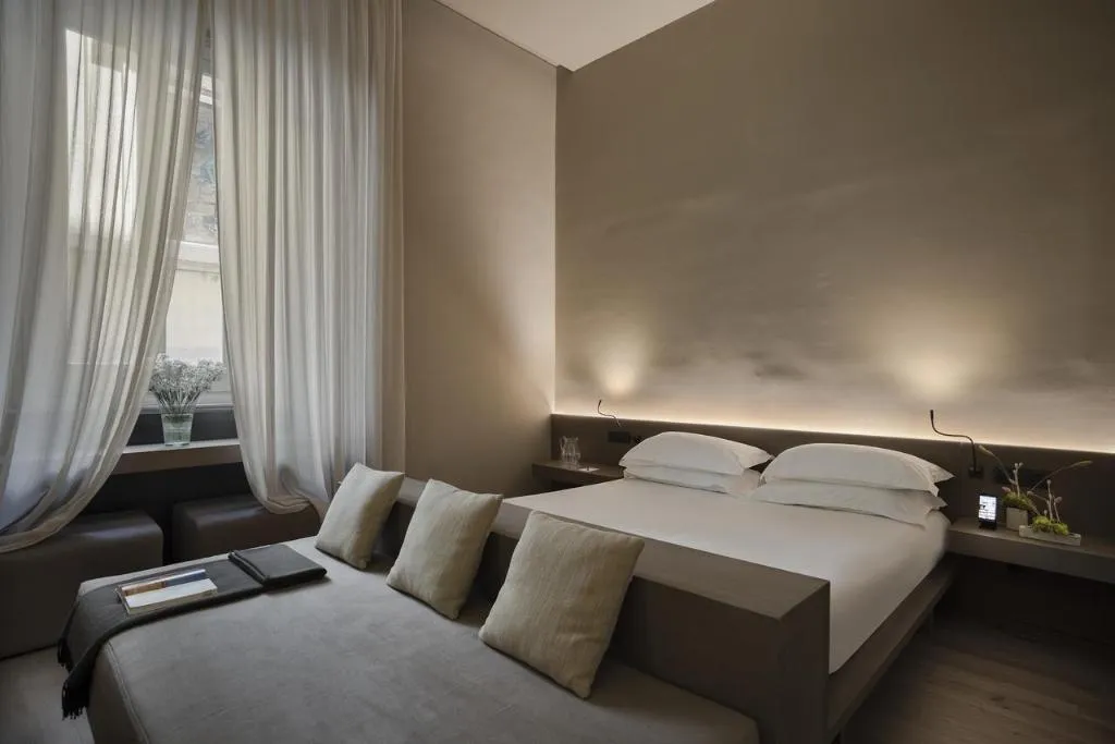 Room, Dei Barbieri, Rome