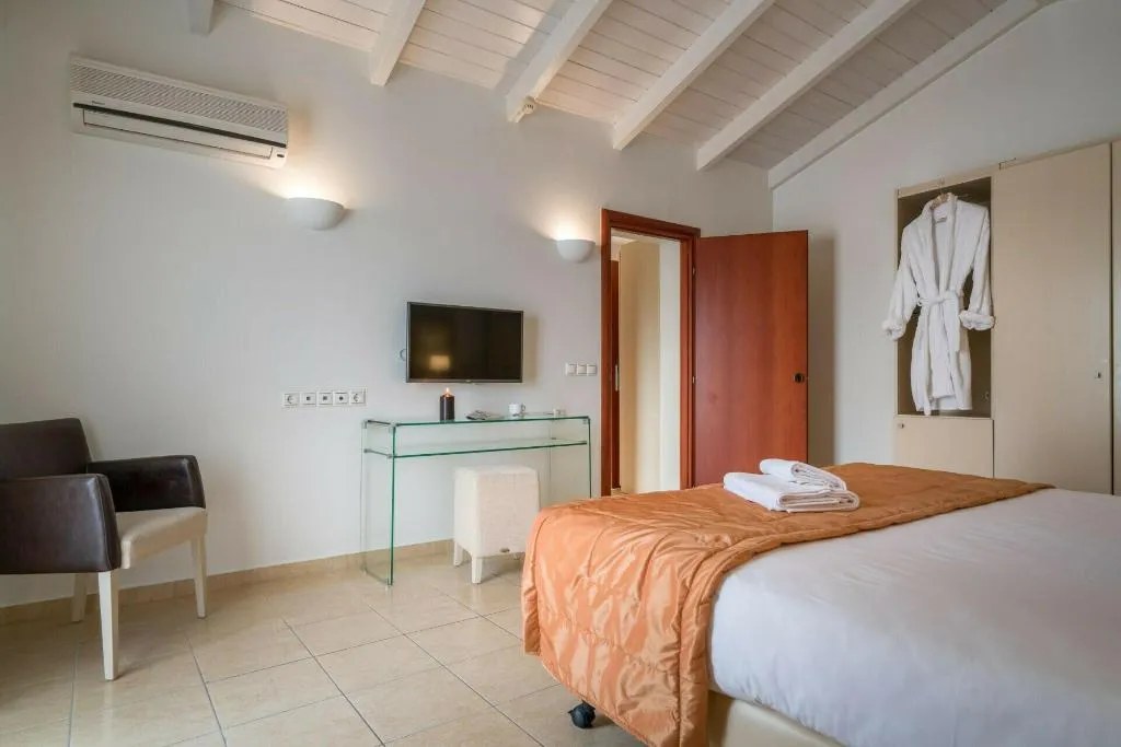 SUITE WITH BALCONY Room, Galaxy Beach Resort BW Premier Collection, Zante