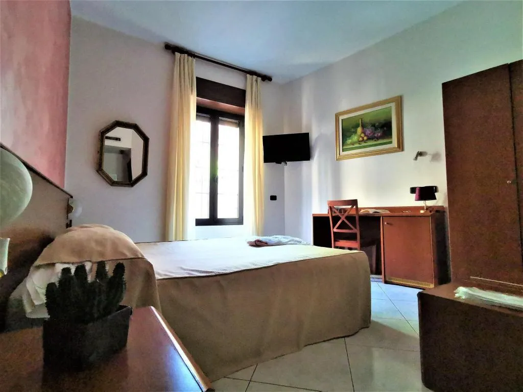DOUBLE STANDARD Room, Hotel Venini, Milan