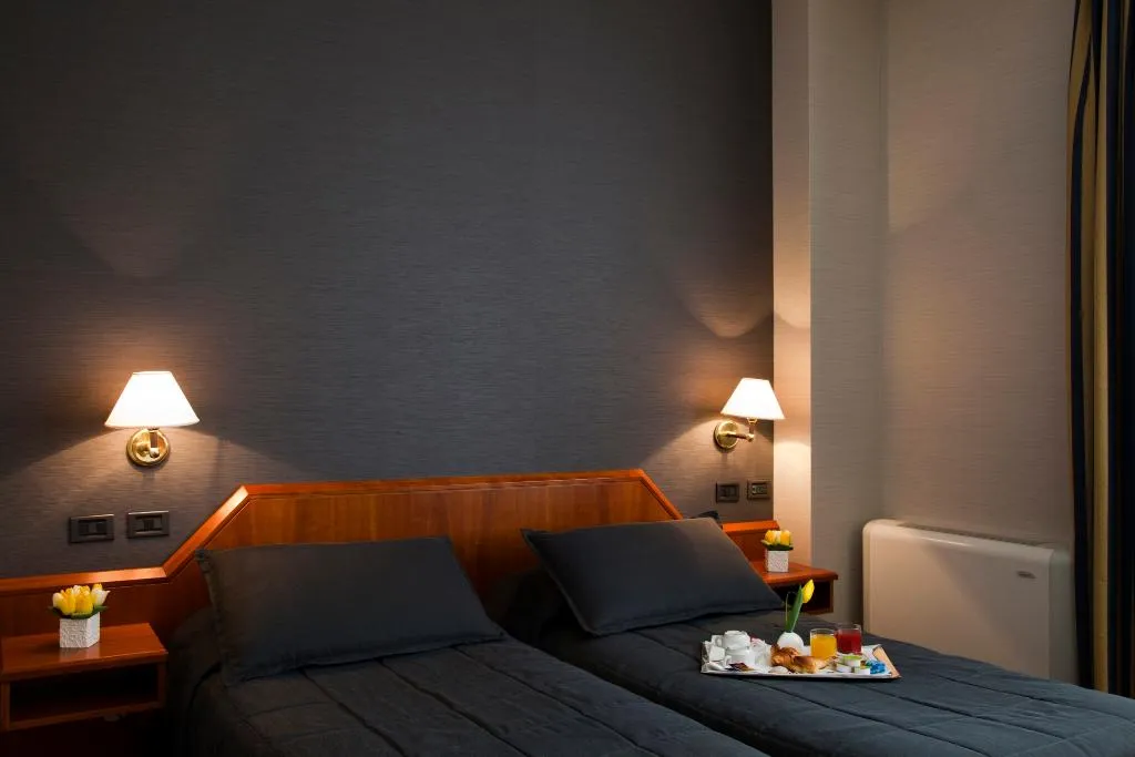 DOUBLE STANDARD Room, Zone, Rome