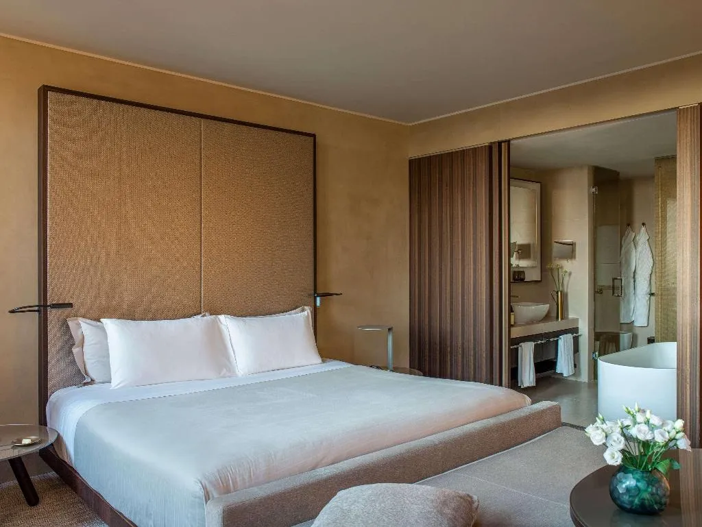DOUBLE SUPERIOR KING BED Room, Me Milan Il Duca, Milan