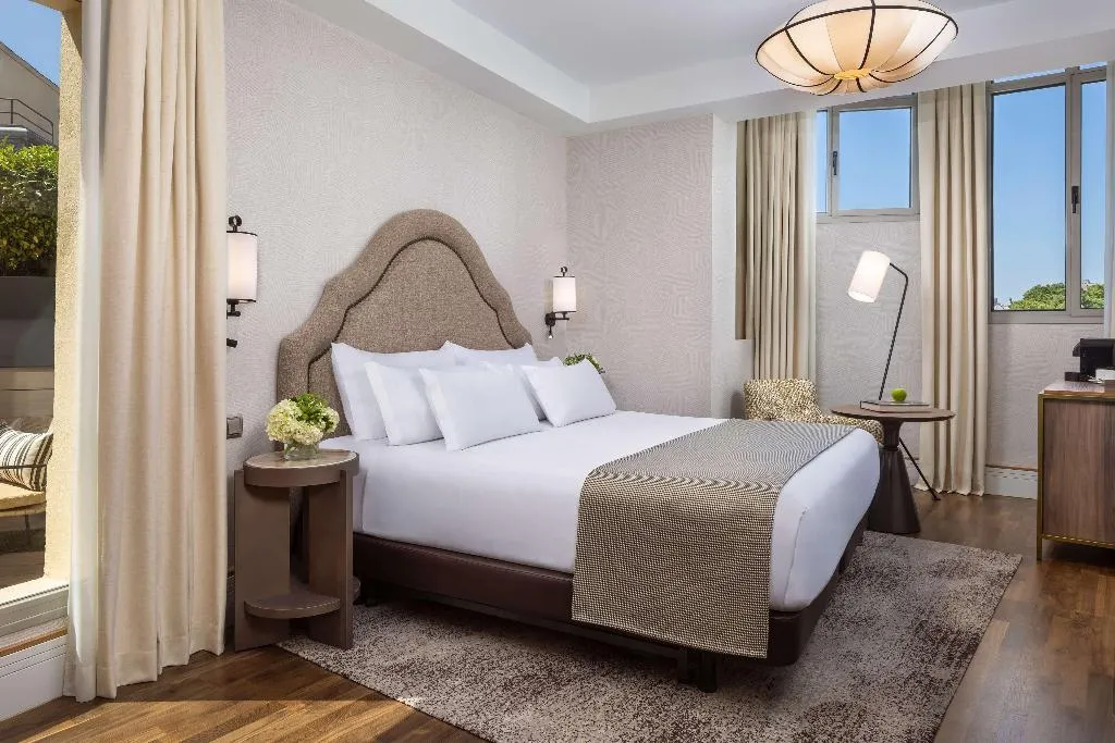 Room, NH Collection Madrid Paseo del Prado, Madrid