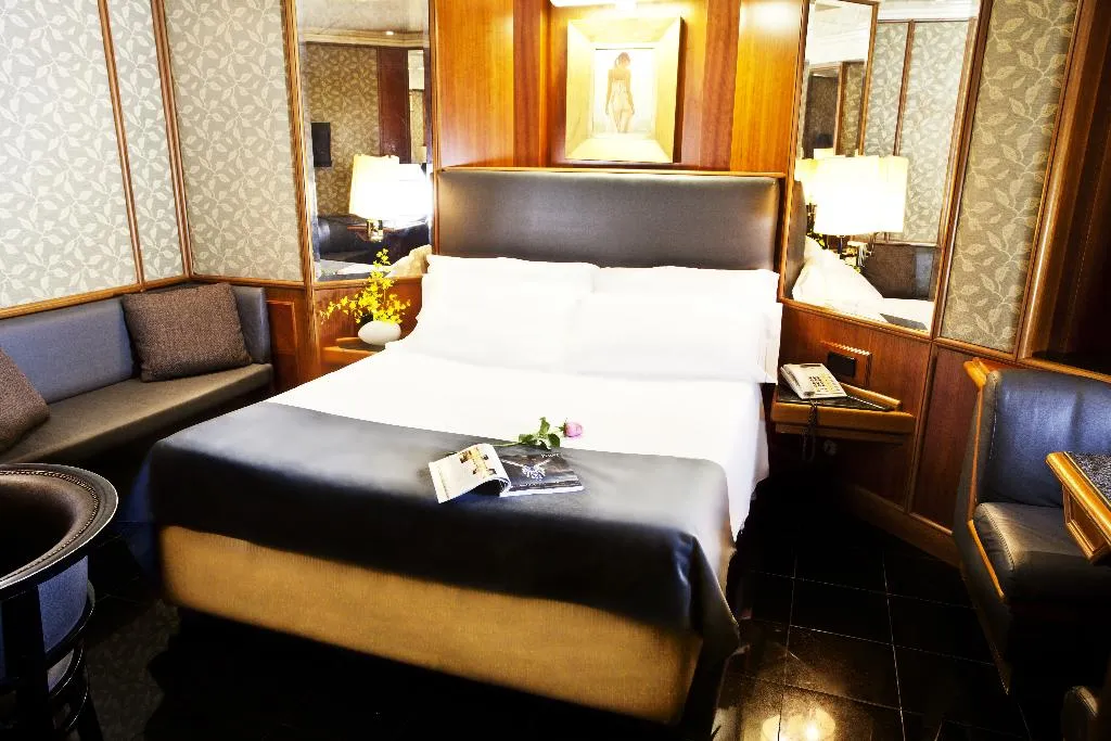 DOUBLE STANDARD Room, Valadier, Rome