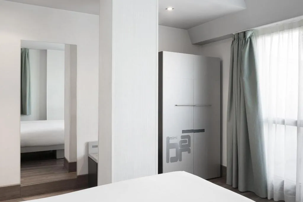 QUADRUPLE SUPERIOR Room, Petit Palace Plaza Mayor, Madrid