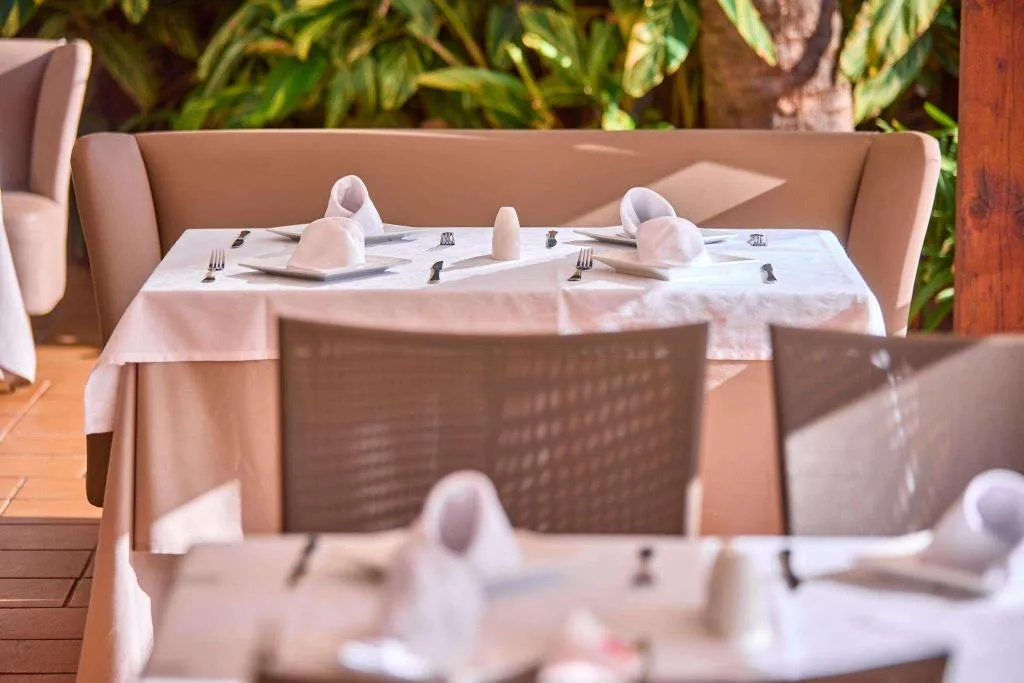 Restaurant, Zafiro Palmanova, Majorca