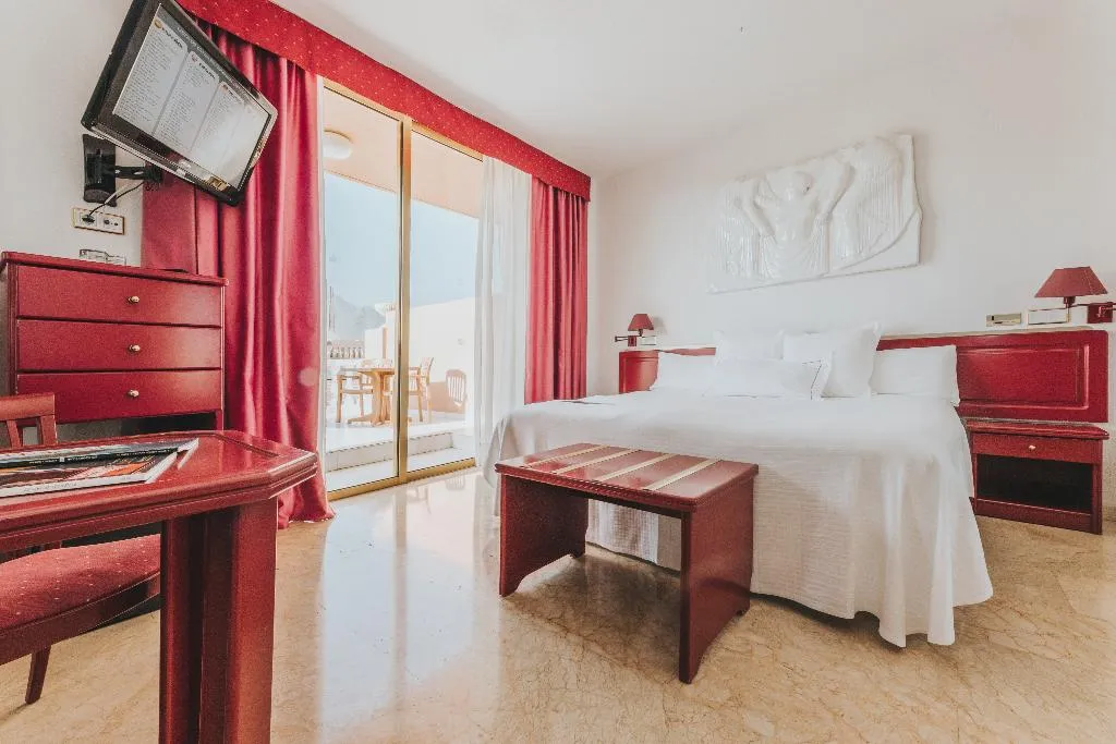 Double or Twin SUPERIOR WITH PRIVATE POOL Room, Cleopatra Palace Hotel, Tenerife