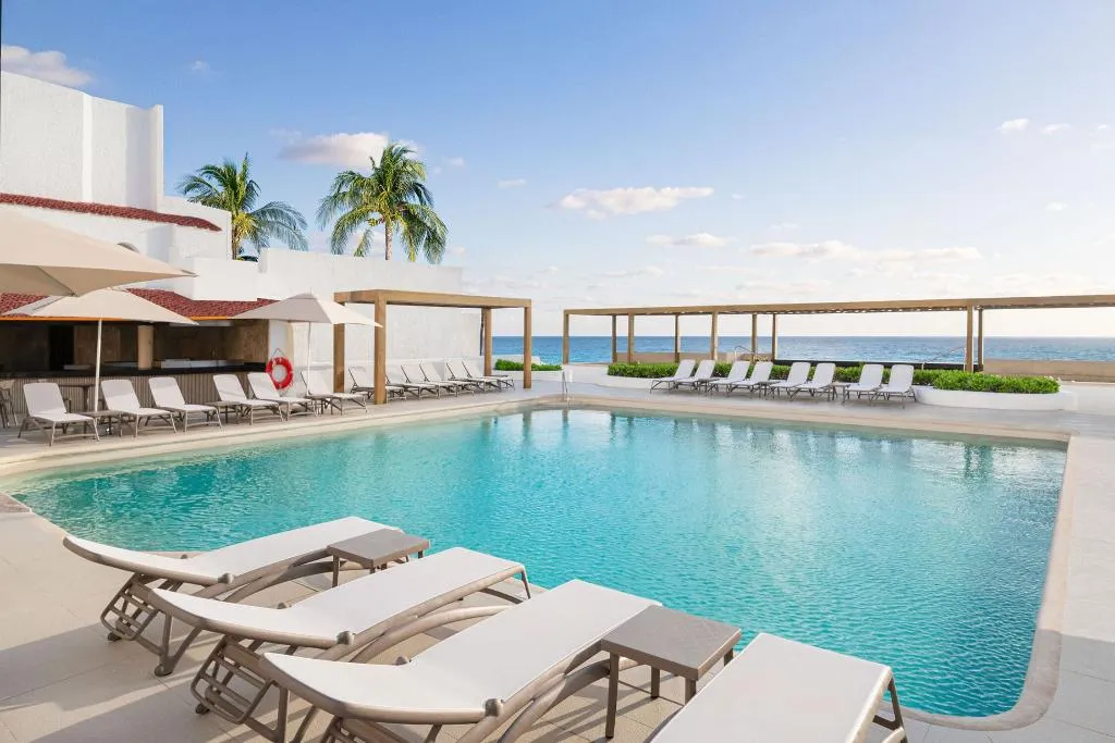 Pool, GR Caribe Deluxe All Inclusive Resort, Cancun Area