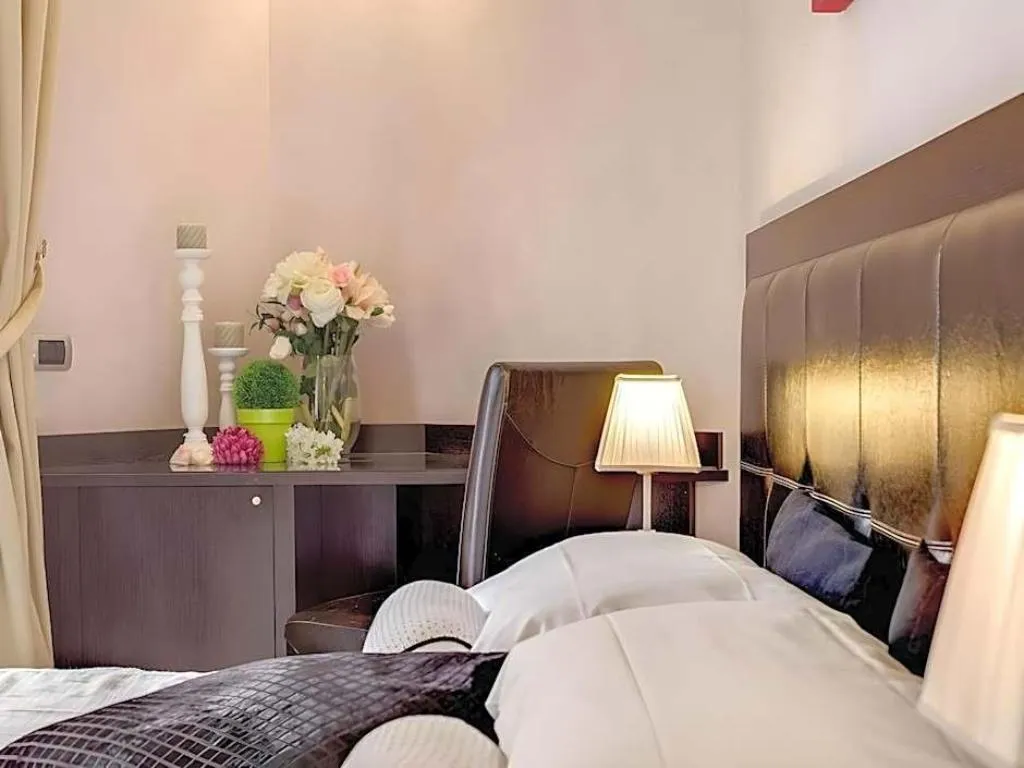 Room, Le Petit, Rome