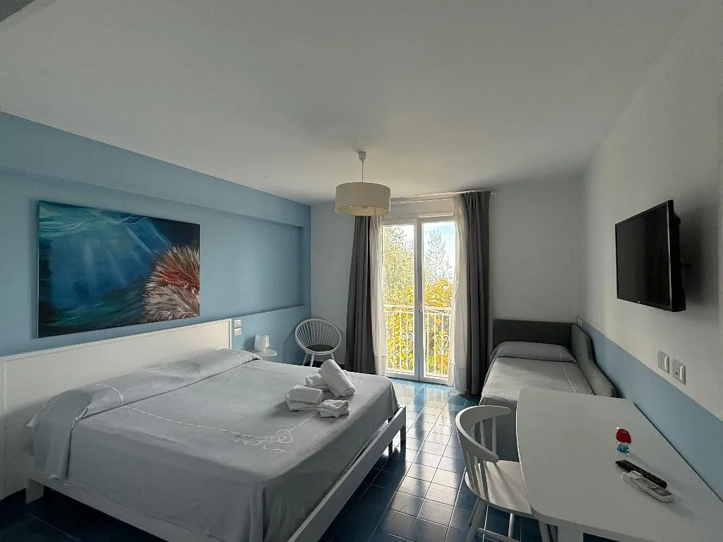 TRIPLE SUPERIOR SEA VIEW Room, Villa Pina Antico Francischiello, Naples