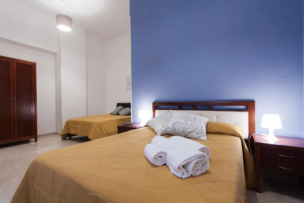 DOUBLE WITH SHARED BATHROOM Room, Ciuri Home, Palermo