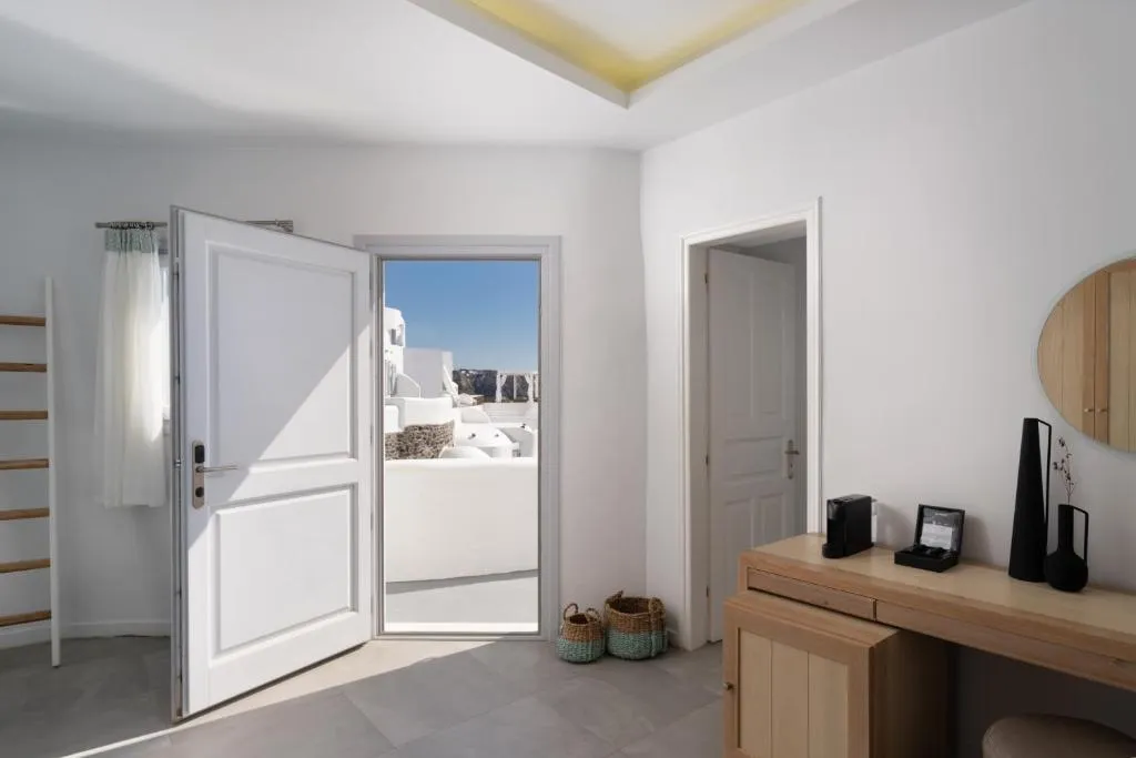 JUNIOR SUITE SEA VIEW Room, Volcano View Hotel, Santorini
