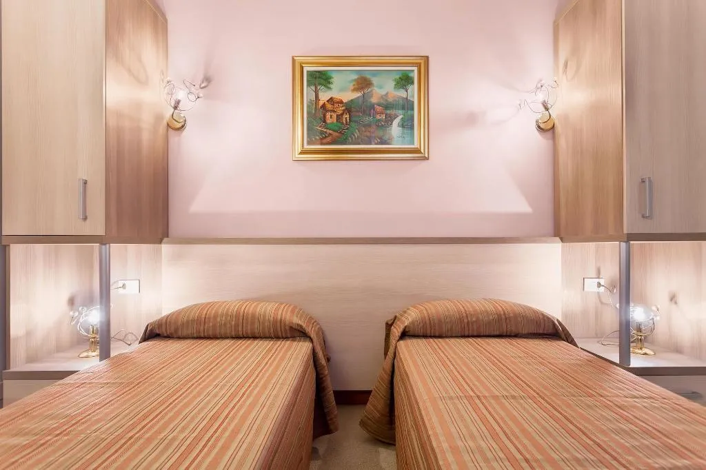 Room, Domus Napoleone, Naples