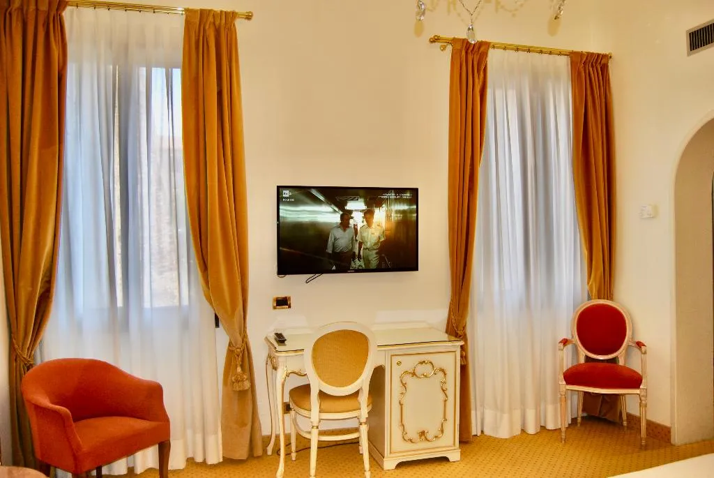 TRIPLE STANDARD Room, Gardena, Venice