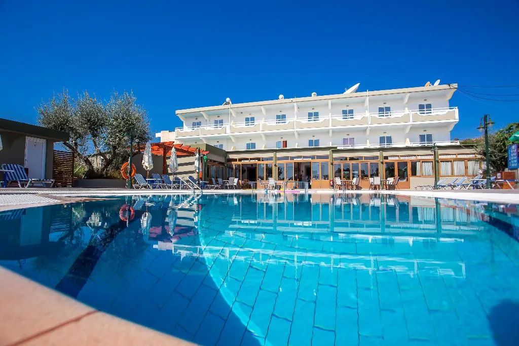Pool, Georgia Apartments, Rhodes