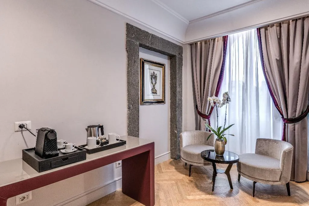 SUITE DELUXE CITY VIEW Room, Eitch Borromini Palazzo Pamphilj, Rome