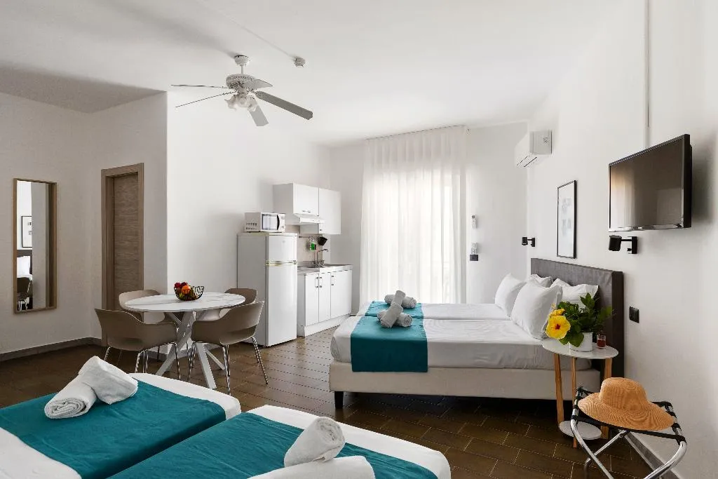 QUADRUPLE WITH BALCONY Room, Villa Collina, Taormina
