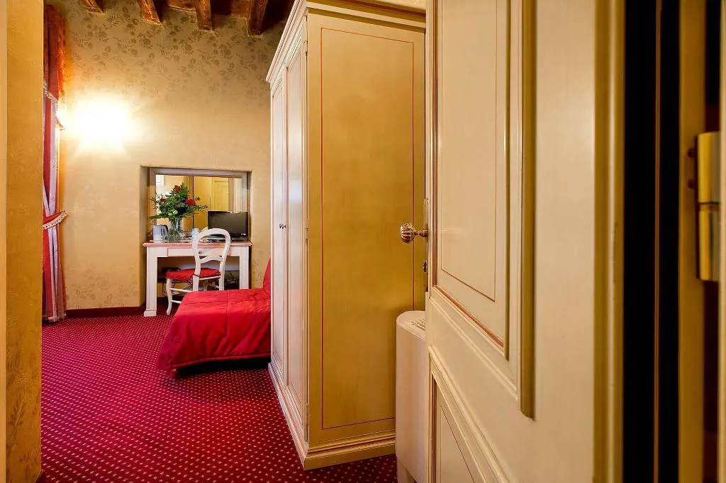 Room, Studio Ca' Polo, Venice