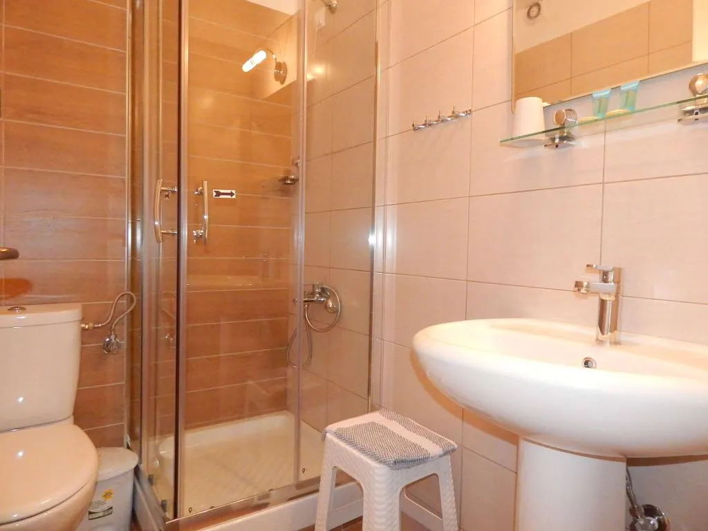 TRIPLE STANDARD Room, Gold Stern, Thessaloniki