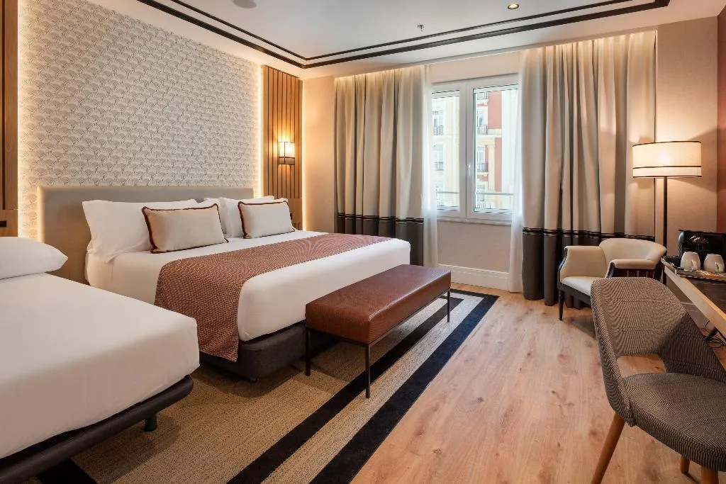 TRIPLE SUPERIOR CITY VIEW Room, Catalonia Plaza España Hotel & Spa, Madrid