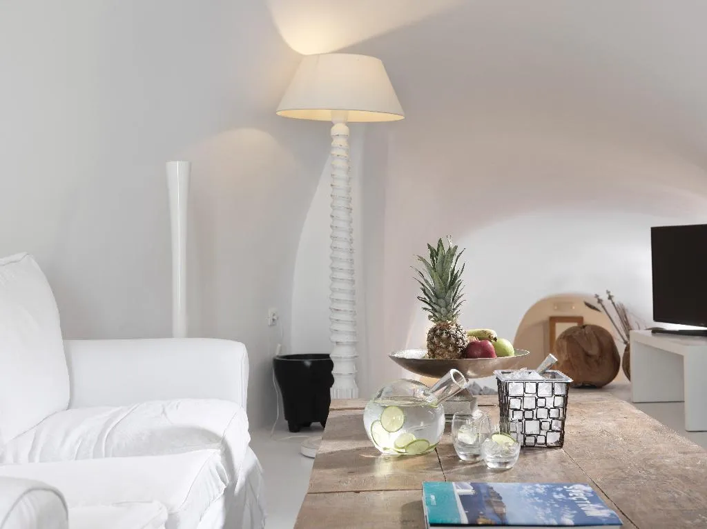 CAVE SEA VIEW Room, Katikies Chromata Santorini - The Leading Hotels, Santorini