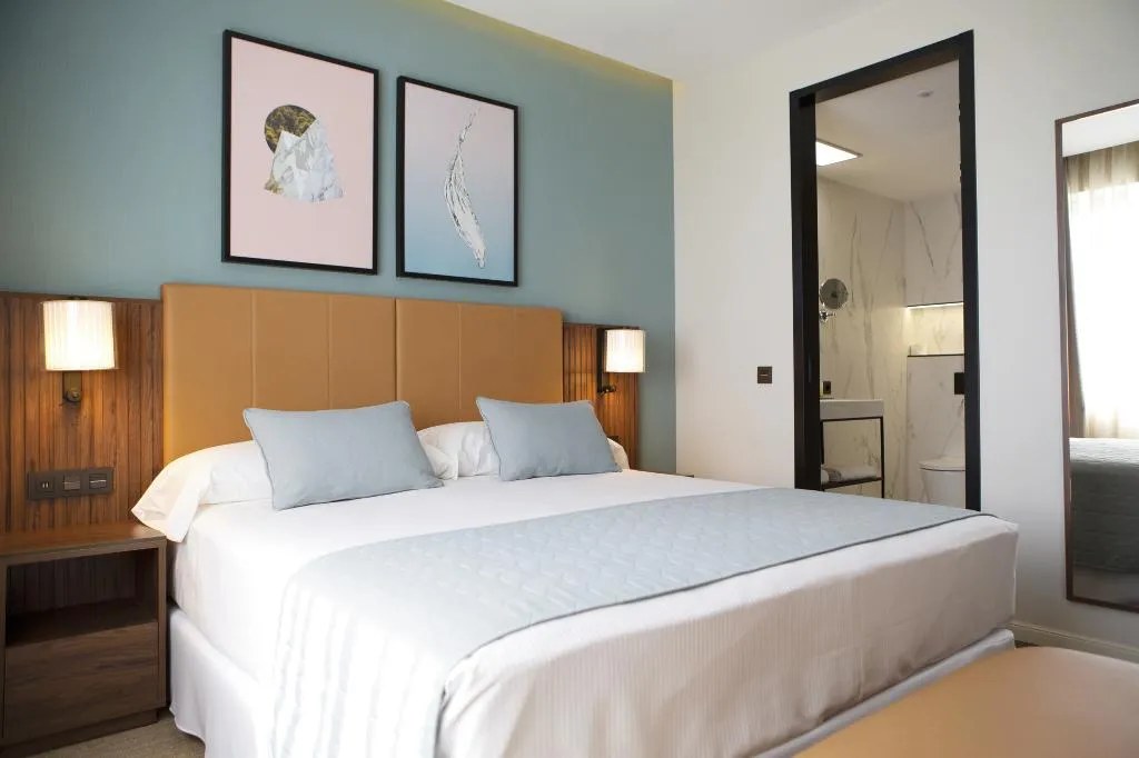 DOUBLE DELUXE Room, Hotel Riu Plaza España, Madrid