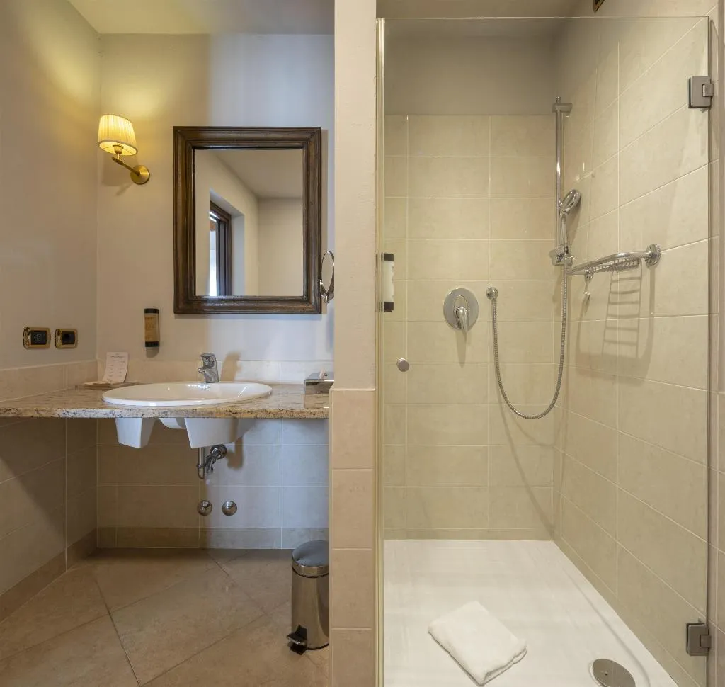 DOUBLE LAKE VIEW Room, Hotel Horizon Wellness & Spa Resort, BW Signature, Milan