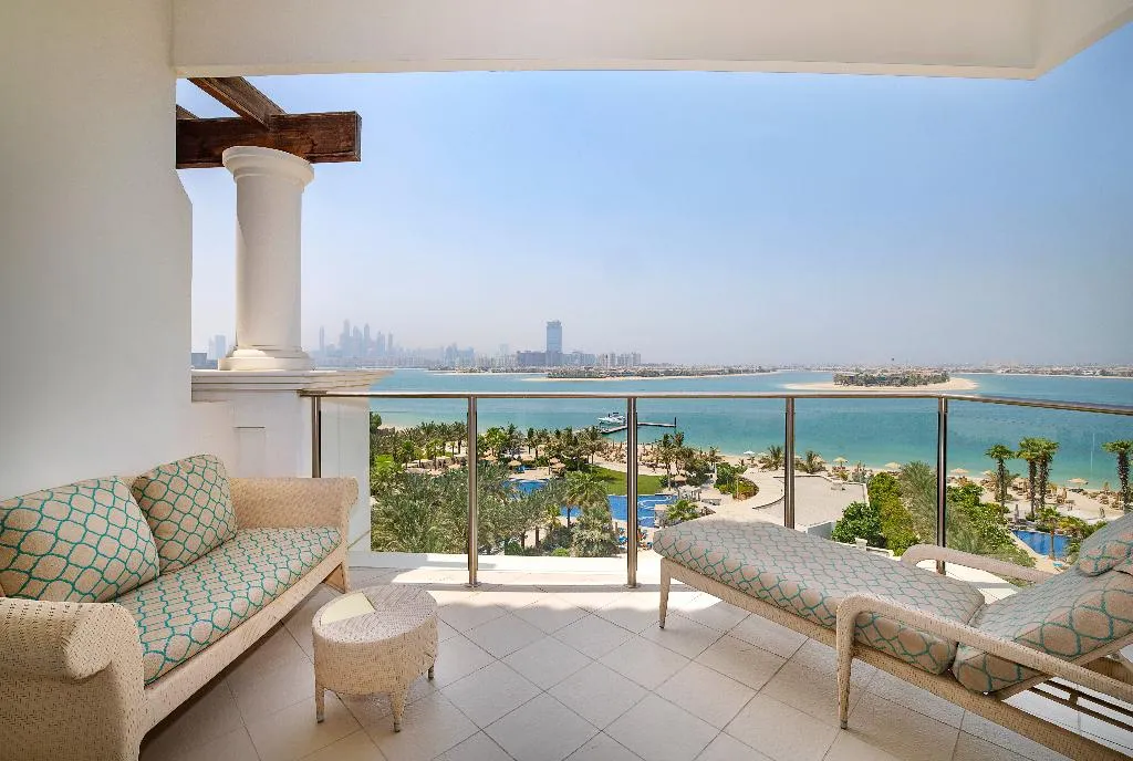 DOUBLE CLUB Room, Waldorf Astoria Dubai Palm Jumeirah, Dubai