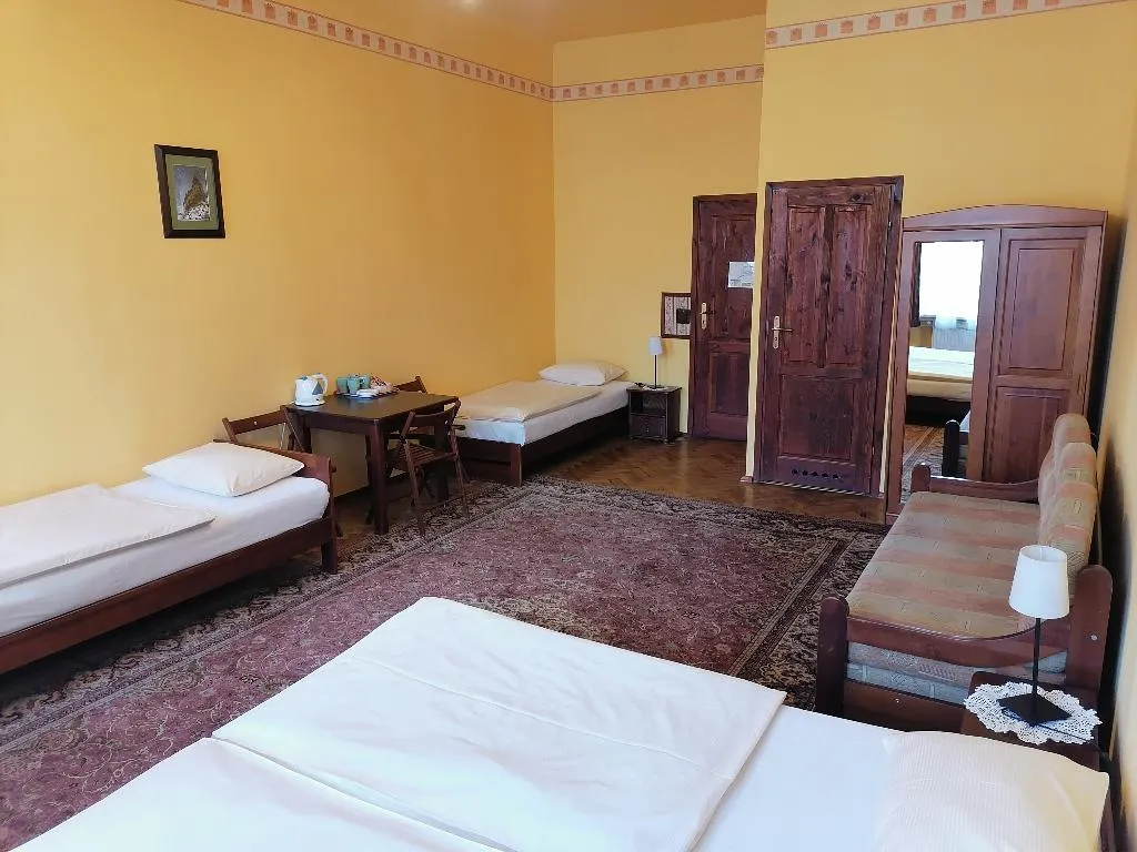 QUADRUPLE STANDARD Room, Globtroter Guest House, Krakow