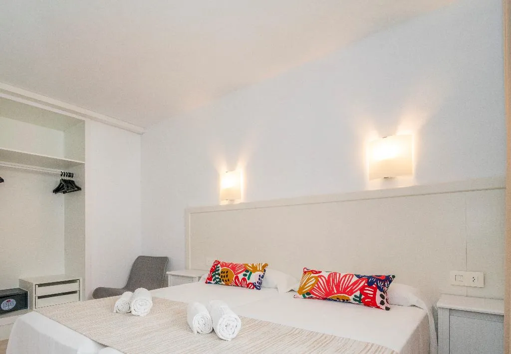 APARTMENT POOL VIEW ONE BEDROOM Room, Beach Club, Menorca