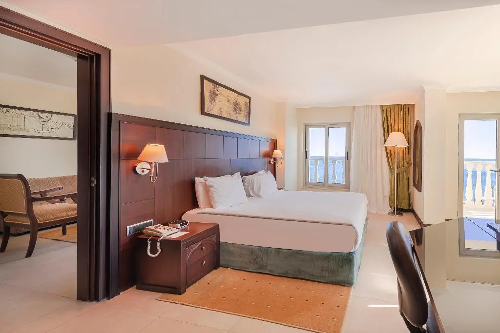 SUITE SEA FRONT Room, Crowne Plaza Antalya, Antalya