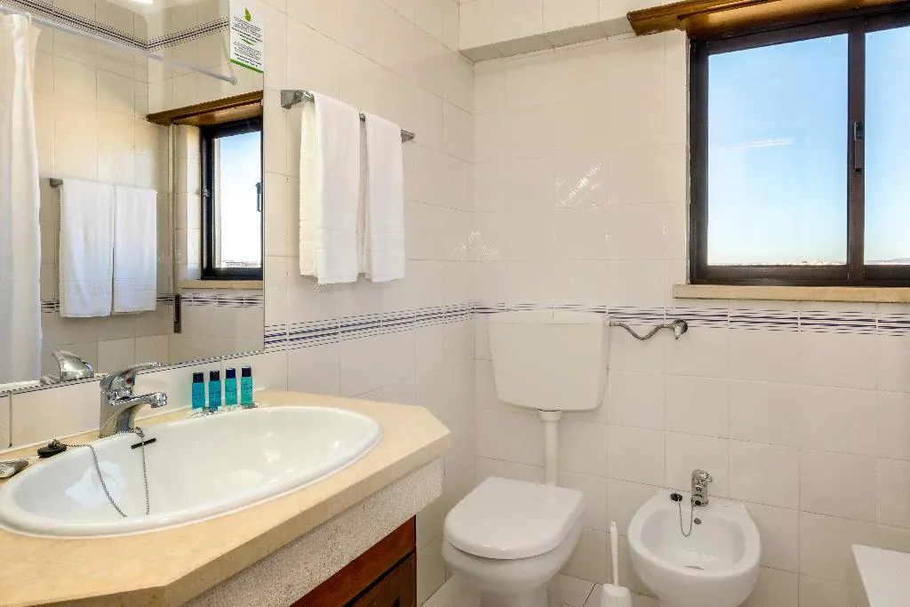 APARTMENT TWO BEDROOMS Room, Janelas do Mar, Algarve