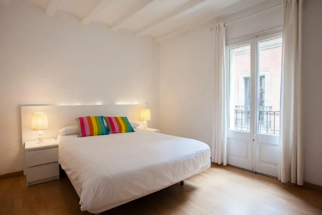 APARTMENT CAPACITY 6 Room, Bacardi Central Suites, Barcelona