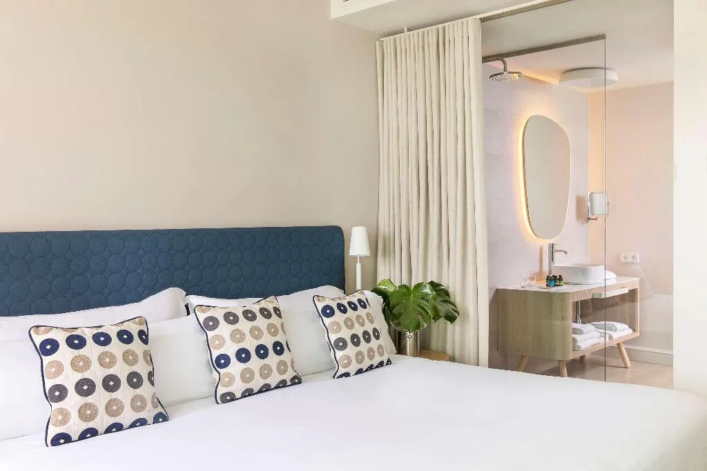 Room, ME Sitges Terramar, Costa Brava