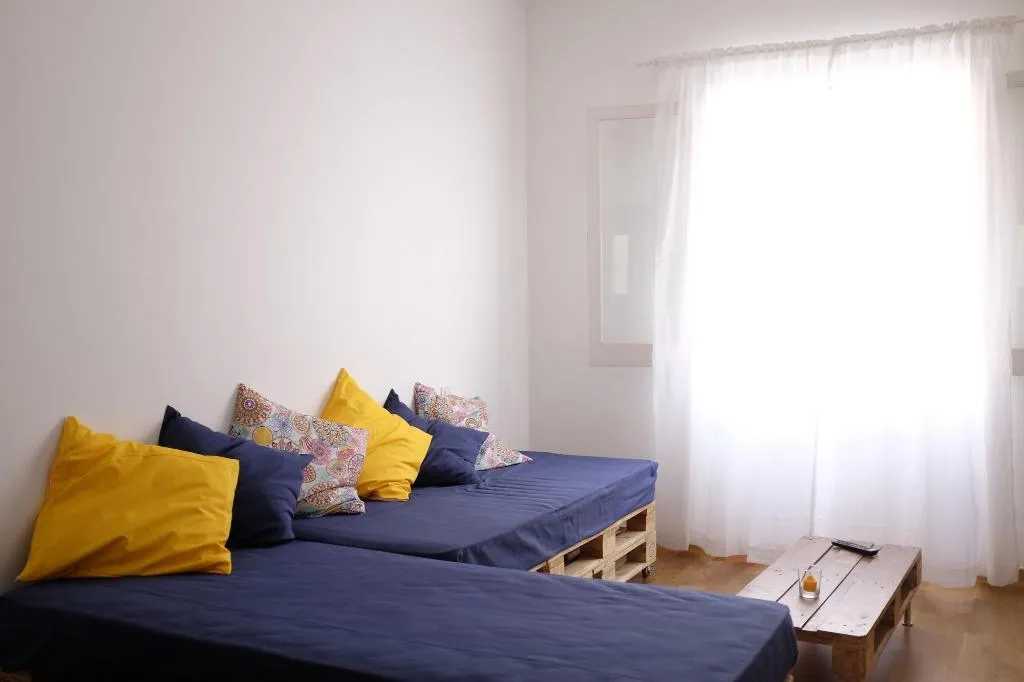 Room, Twenty-Seven Degrees, Gran Canaria